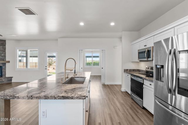 21015 W White Feather Lane, Wittmann, AZ 85361