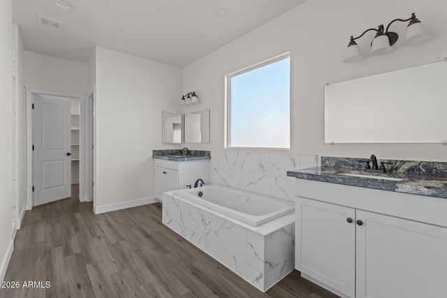 21015 W White Feather Lane, Wittmann, AZ 85361