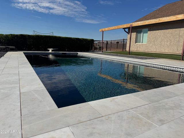 21015 W White Feather Lane, Wittmann, AZ 85361