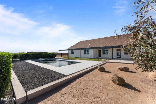 21015 W White Feather Lane, Wittmann, AZ 85361