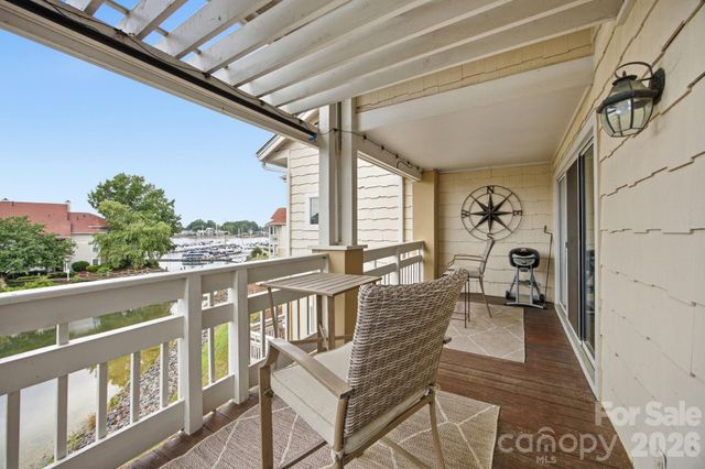 18009 Kings Point Drive I, Cornelius, NC 28031