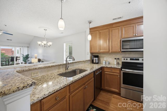 18009 Kings Point Drive I, Cornelius, NC 28031