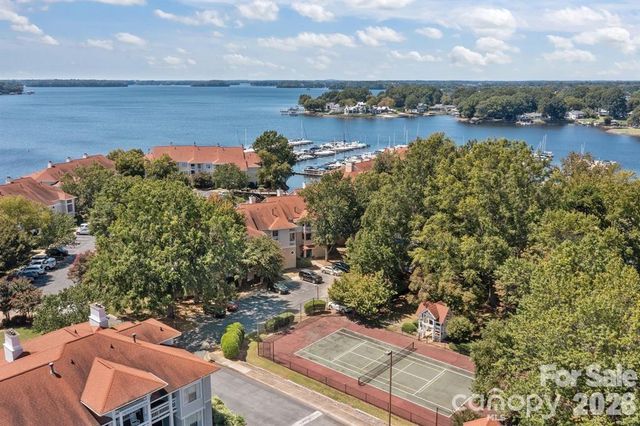 18009 Kings Point Drive I, Cornelius, NC 28031