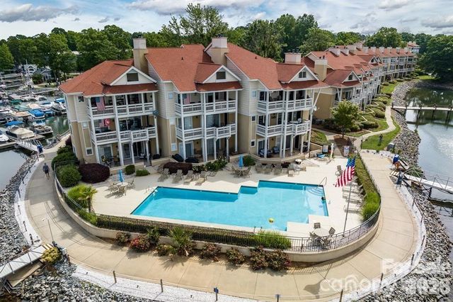18009 Kings Point Drive I, Cornelius, NC 28031