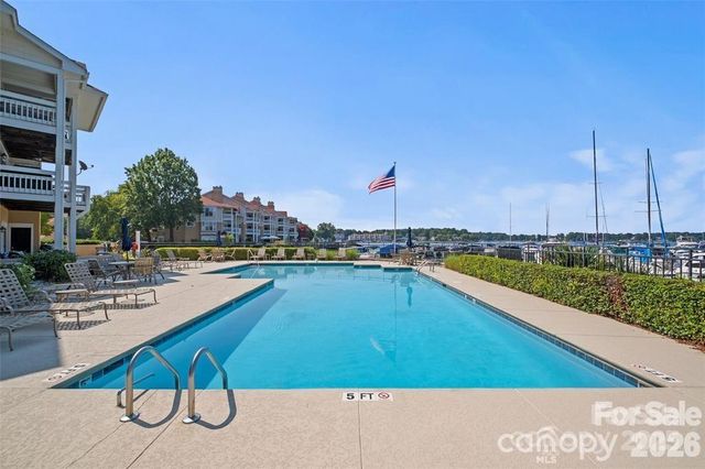 18009 Kings Point Drive I, Cornelius, NC 28031