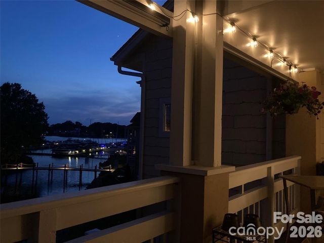 18009 Kings Point Drive I, Cornelius, NC 28031