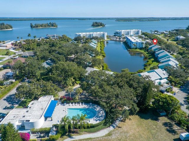 6206 S River Run Drive, Sebastian, FL 32958