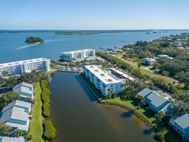 6206 S River Run Drive, Sebastian, FL 32958