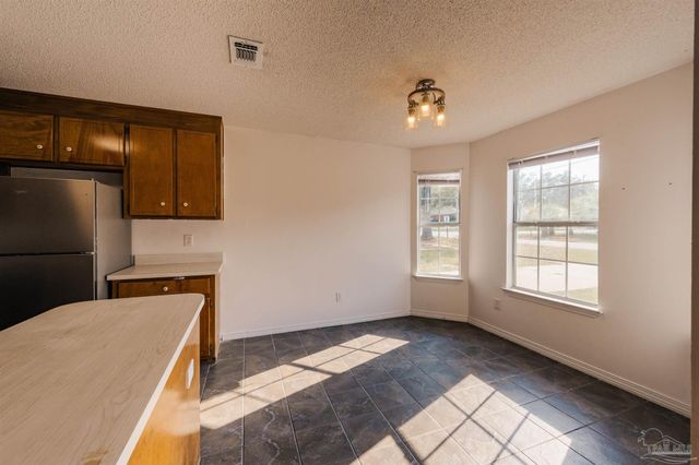 2732 Country Breeze Blvd, Navarre, FL 32566