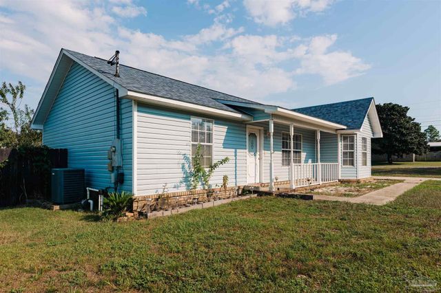 2732 Country Breeze Blvd, Navarre, FL 32566