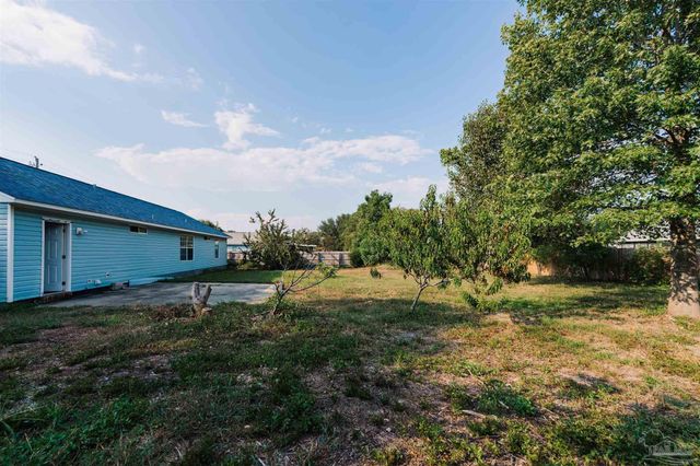 2732 Country Breeze Blvd, Navarre, FL 32566