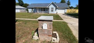 2732 Country Breeze Blvd, Navarre, FL 32566