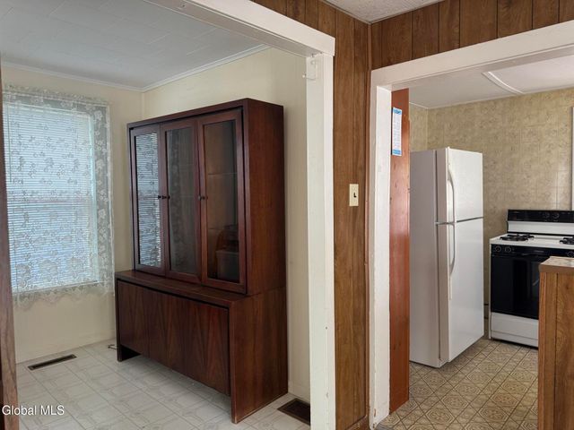 35 Cornell Street, Schenectady, NY 12304