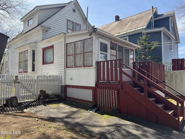 35 Cornell Street, Schenectady, NY 12304