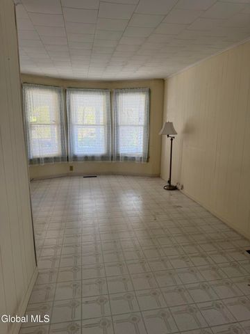 35 Cornell Street, Schenectady, NY 12304