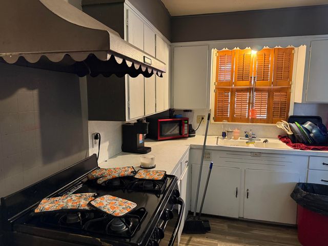 518 W 2nd Street, Hale Center, TX 79041