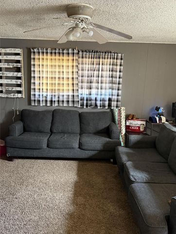 518 W 2nd Street, Hale Center, TX 79041