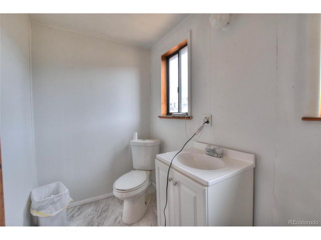 135 Eagle Rock Rd B11, Jefferson, CO 80456