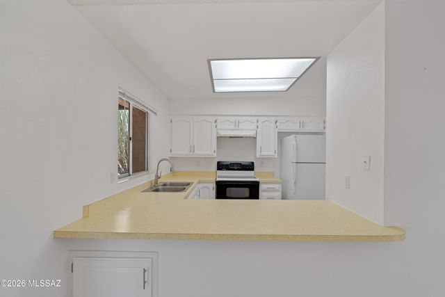 810 N Camino Santiago Unit 51, Tucson, AZ 85745