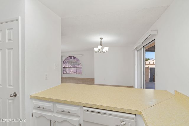810 N Camino Santiago Unit 51, Tucson, AZ 85745