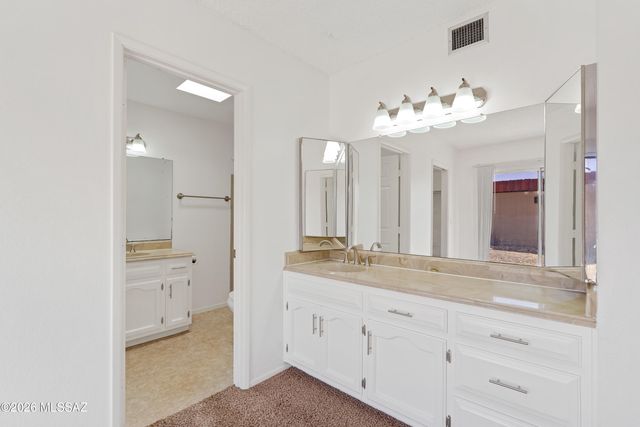 810 N Camino Santiago Unit 51, Tucson, AZ 85745