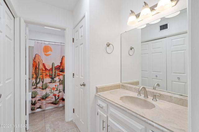 810 N Camino Santiago Unit 51, Tucson, AZ 85745