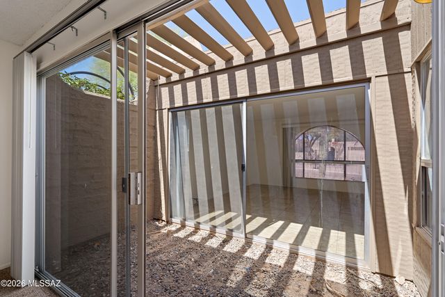 810 N Camino Santiago Unit 51, Tucson, AZ 85745