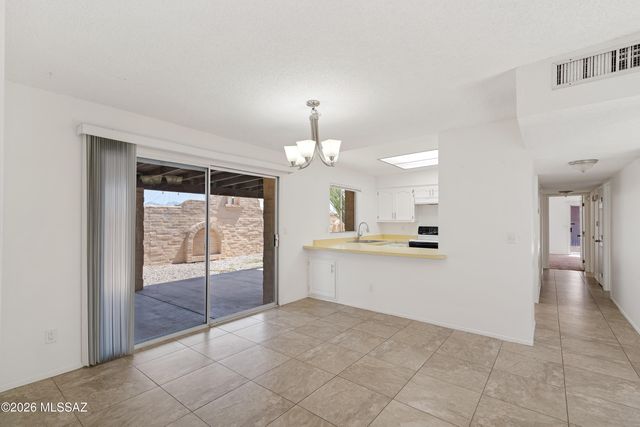 810 N Camino Santiago Unit 51, Tucson, AZ 85745
