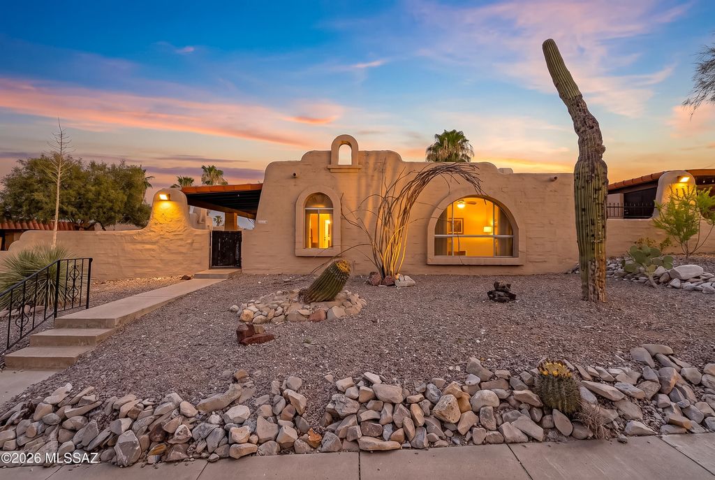 810 N Camino Santiago Unit 51, Tucson, AZ 85745