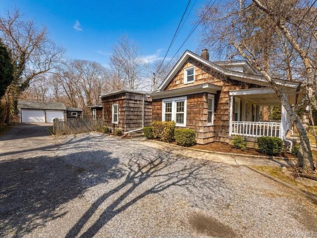 29 Richmond Avenue, Amityville, NY 11701