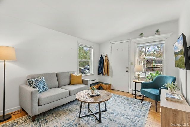 29 Richmond Avenue, Amityville, NY 11701