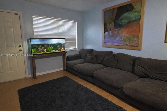 3522 NW 193rd St, Miami Gardens, FL 33056