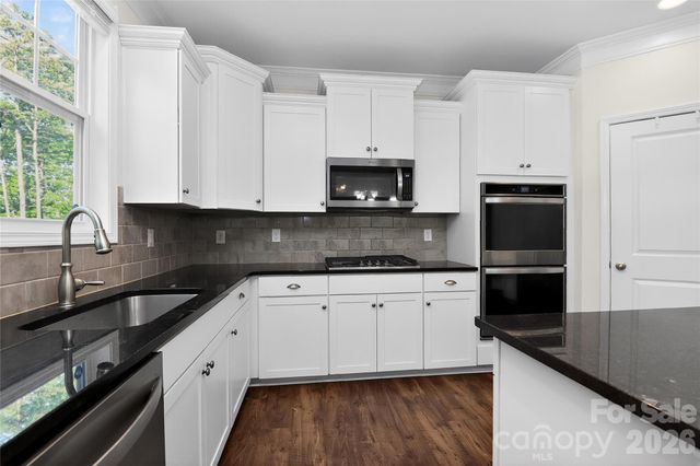 1212 Englewood Drive, Lake Wylie, SC 29710
