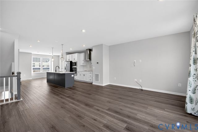 636 Mccormick Farm Dr, Glen Allen, VA 23060