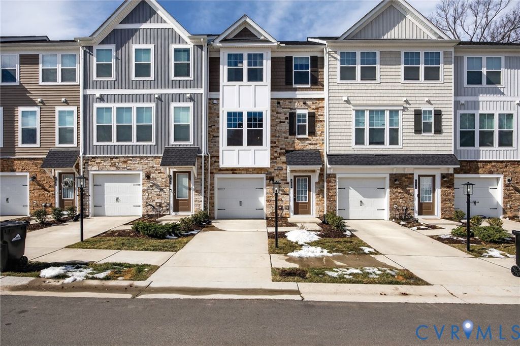 636 Mccormick Farm Dr, Glen Allen, VA 23060