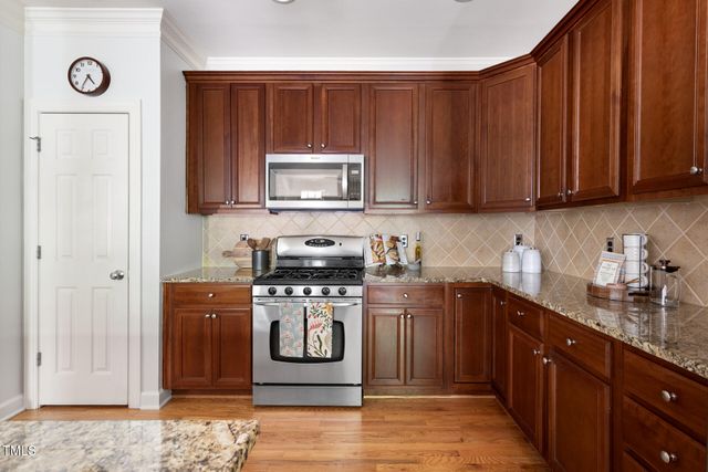 204 Towne Ridge Lane, Chapel Hill, NC 27516