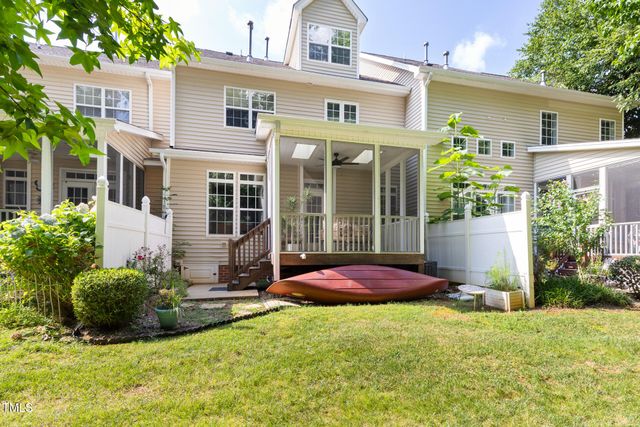 204 Towne Ridge Lane, Chapel Hill, NC 27516