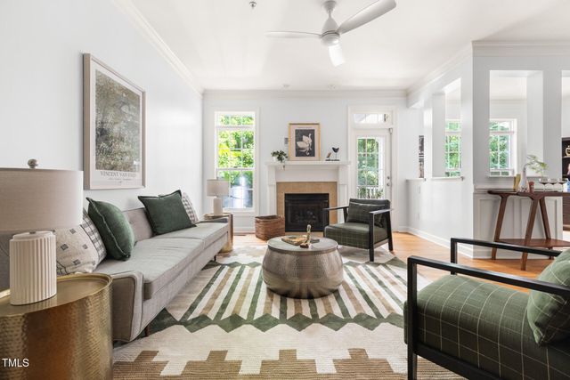 204 Towne Ridge Lane, Chapel Hill, NC 27516