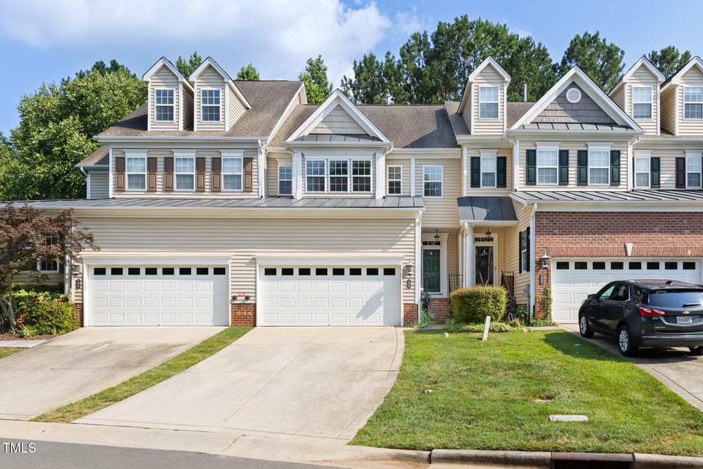 204 Towne Ridge Lane, Chapel Hill, NC 27516