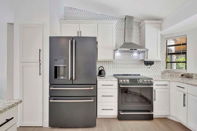 1915 Newhaven Avenue, Wellington, FL 33414