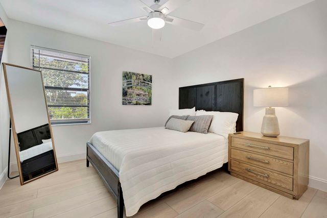 1915 Newhaven Avenue, Wellington, FL 33414