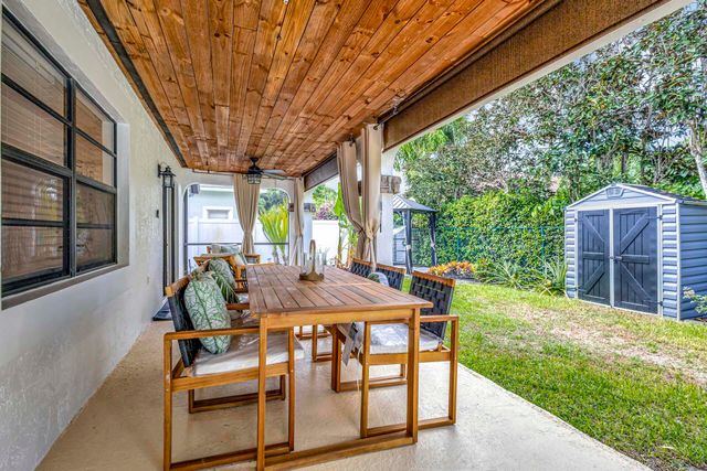 1915 Newhaven Avenue, Wellington, FL 33414