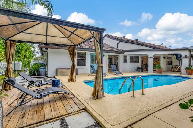 1915 Newhaven Avenue, Wellington, FL 33414