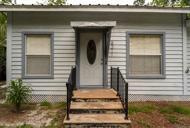 8211 N 10TH STREET, Tampa, FL 33604