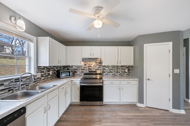 1007 Granny White Rd, Clarksville, TN 37040