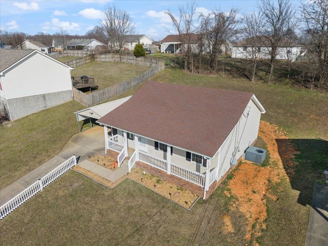 1007 Granny White Rd, Clarksville, TN 37040