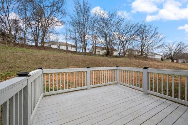 1007 Granny White Rd, Clarksville, TN 37040