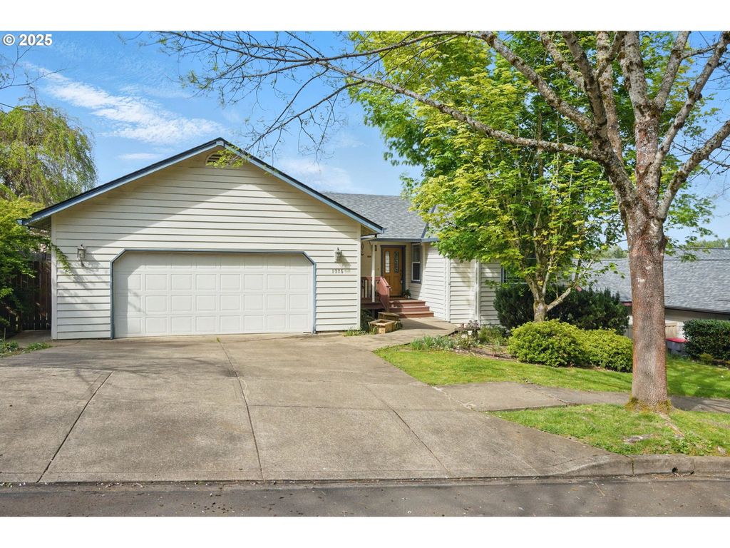 1775 Nw 8TH St, Mc Minnville, OR 97128