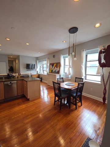 1872 Commonwealth Ave 15, Boston, MA 02135