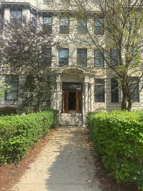 1872 Commonwealth Ave 15, Boston, MA 02135